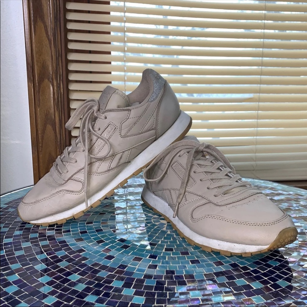 Nude Reebok Classics - Picture 4 of 12